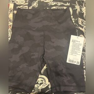 Lululemon Wunder Train HR Shorts 8” -Sz 6- NWT